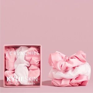 Kylie Skin Pink and White Scrunchies 3pk